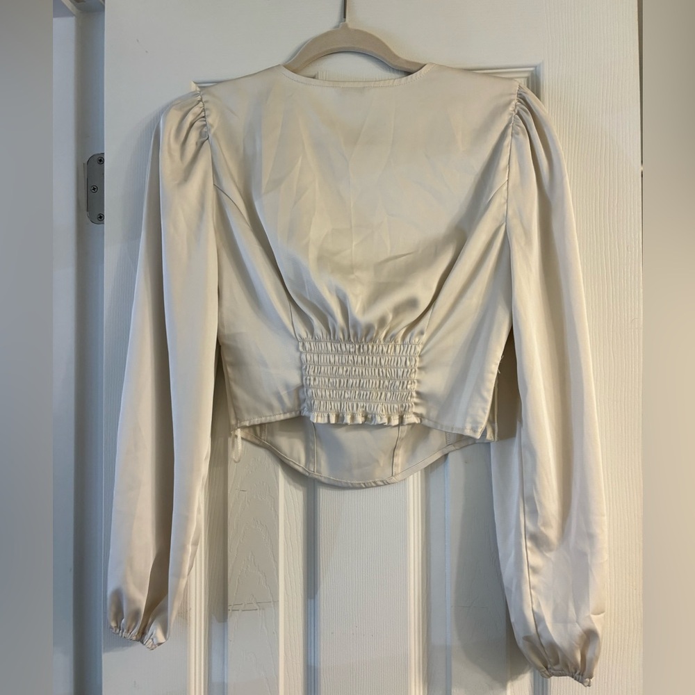 Guess Cream Puff Sleeve Blouse - Picture 3 of 4